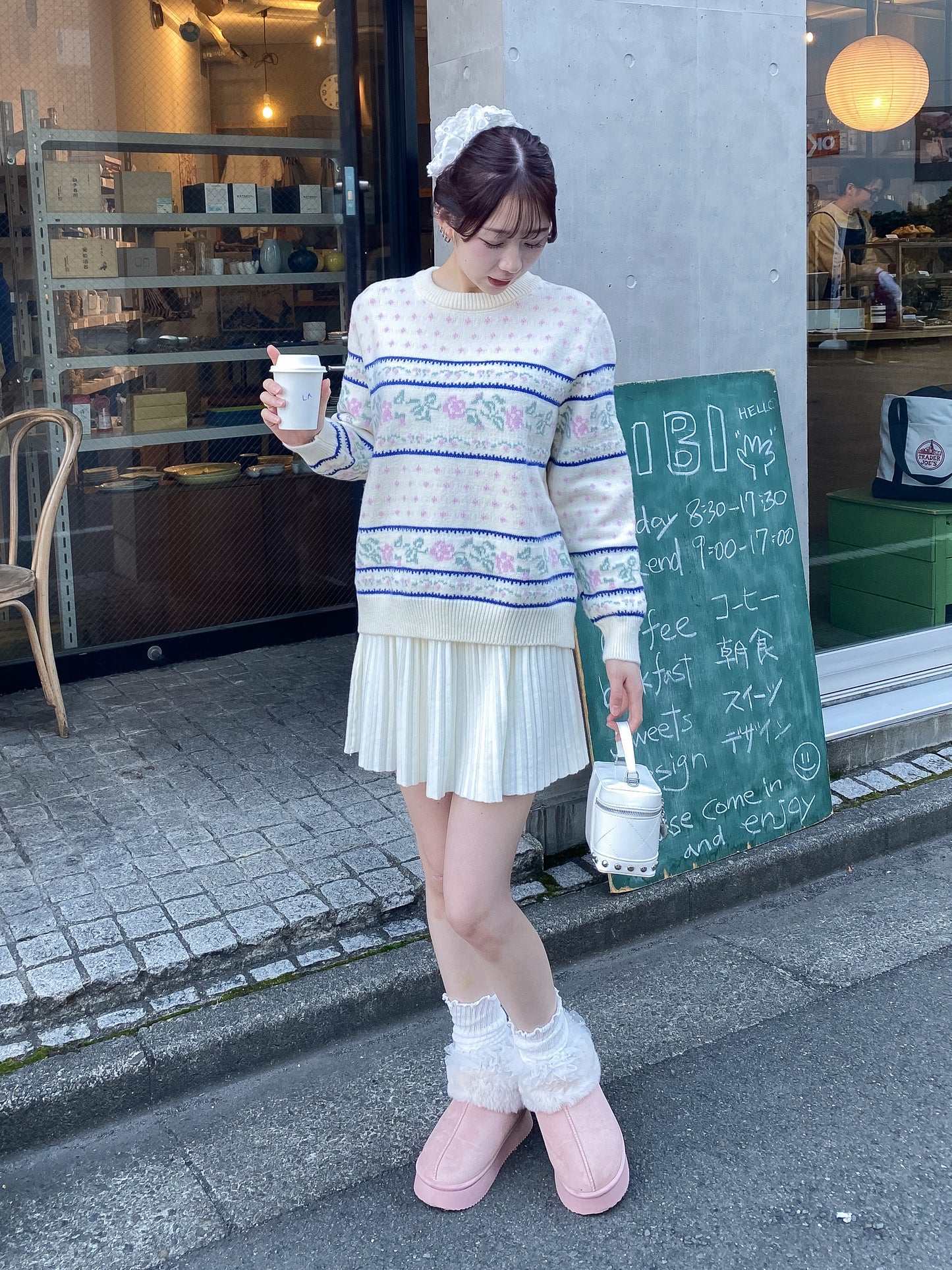 【Official限定価格】ビンテージ風フラワーニット