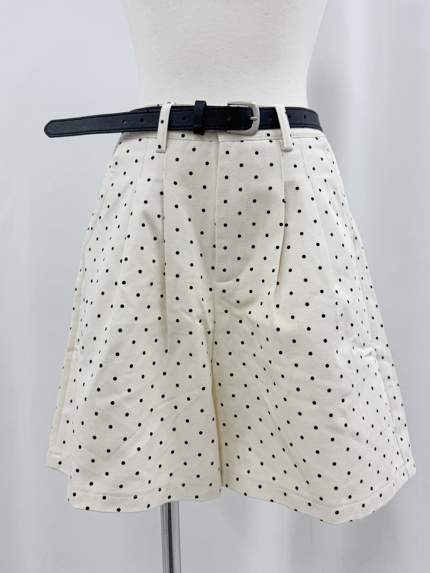 【Official限定価格】ベルト付きドットデニムハーフパンツ
