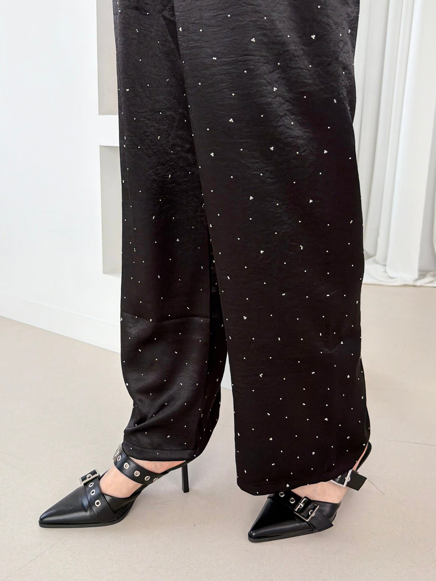 スパークリングサテンパンツ