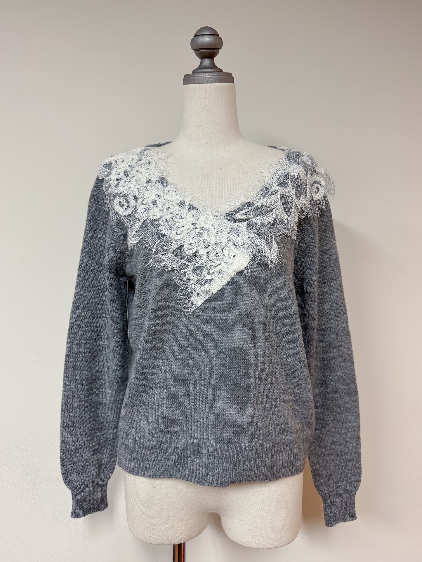 Vネックレースニット