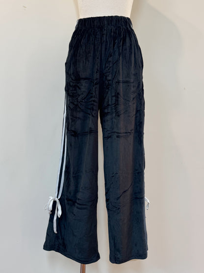 ライン入りベロアパンツ