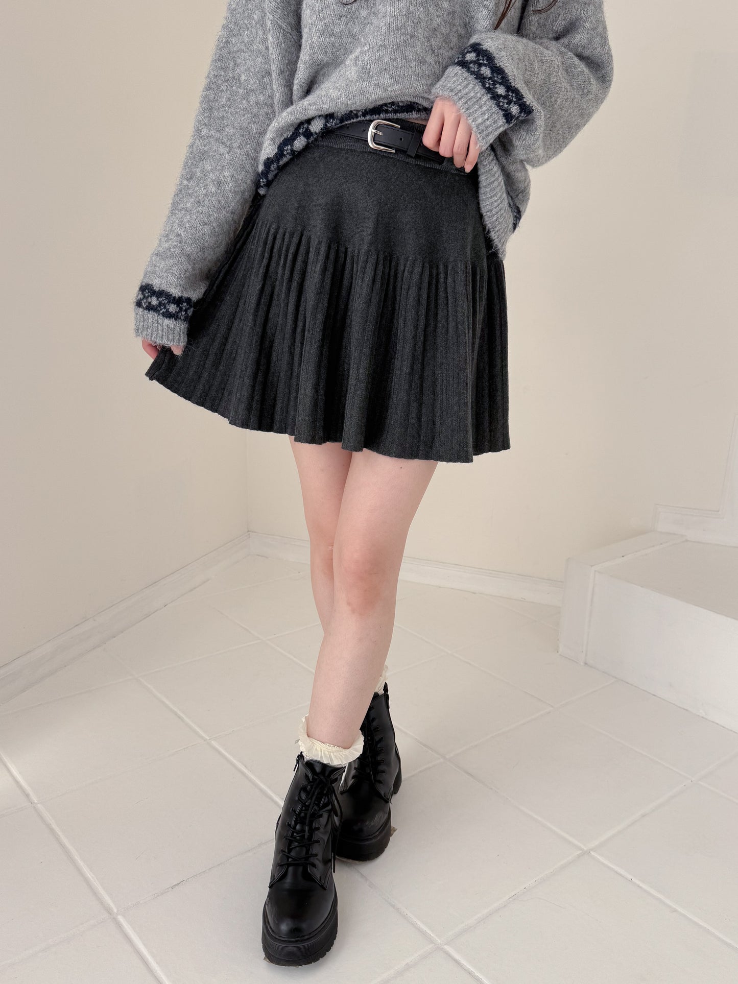 【Official限定価格】ベルト付きニットプリーツスカート