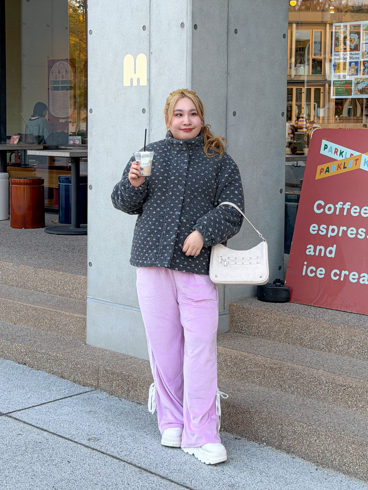 ライン入りベロアパンツ