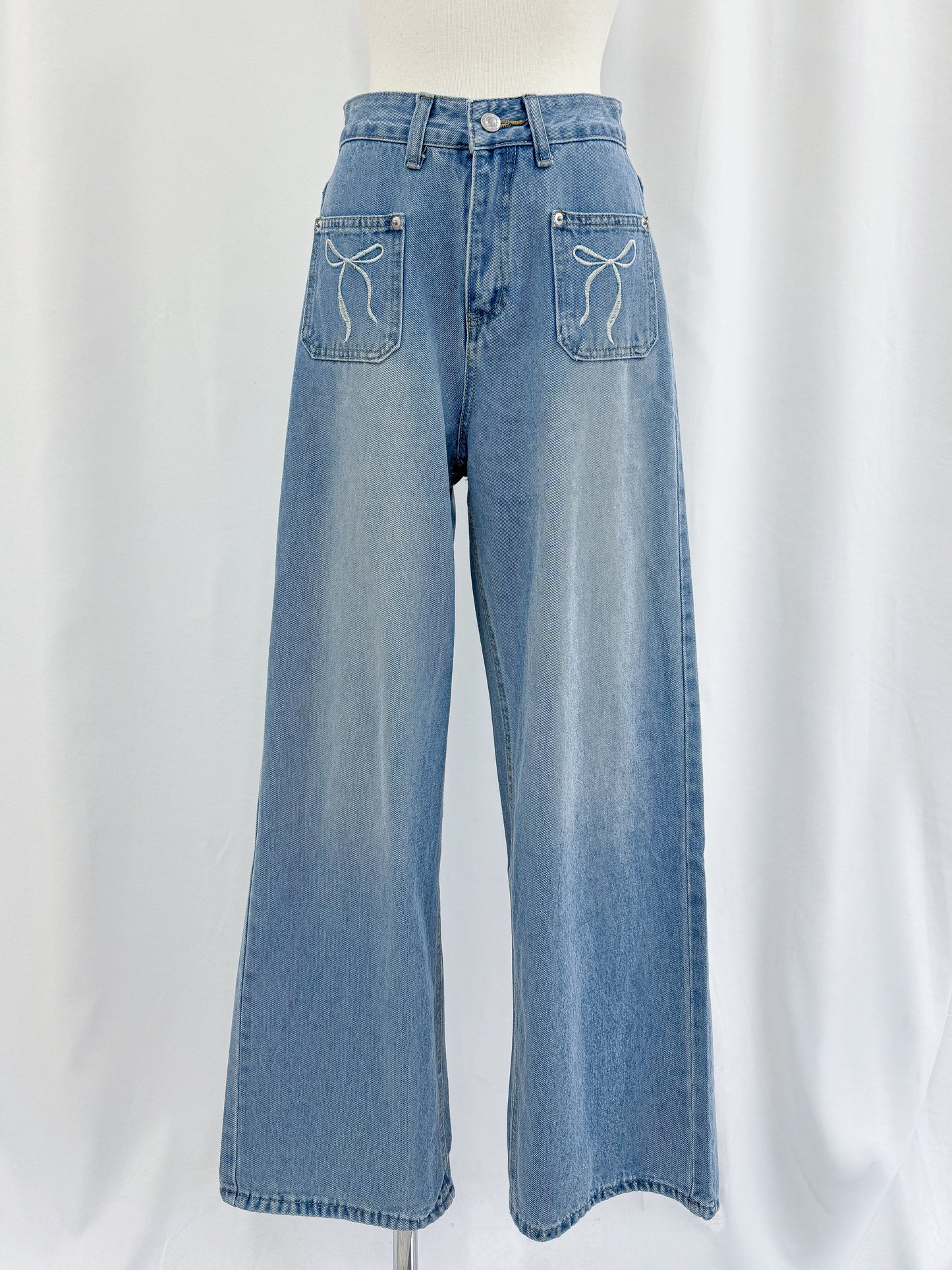 【Official限定価格】ポケットリボン刺繡入りデニムパンツ