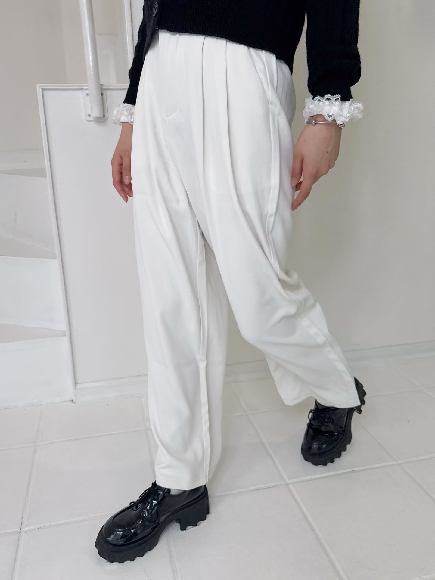 【Official限定価格】タックワイドパンツ
