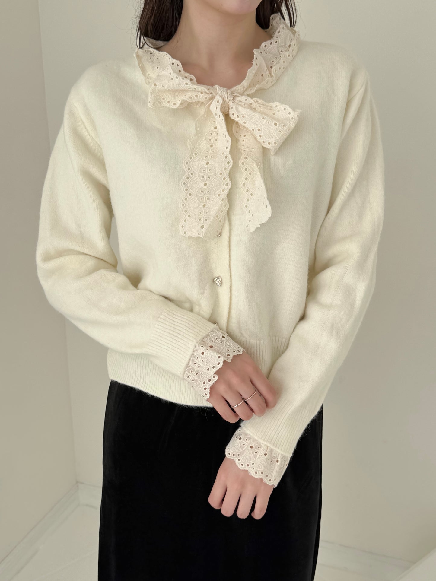 【Official限定価格】ボウタイハートボタンニット