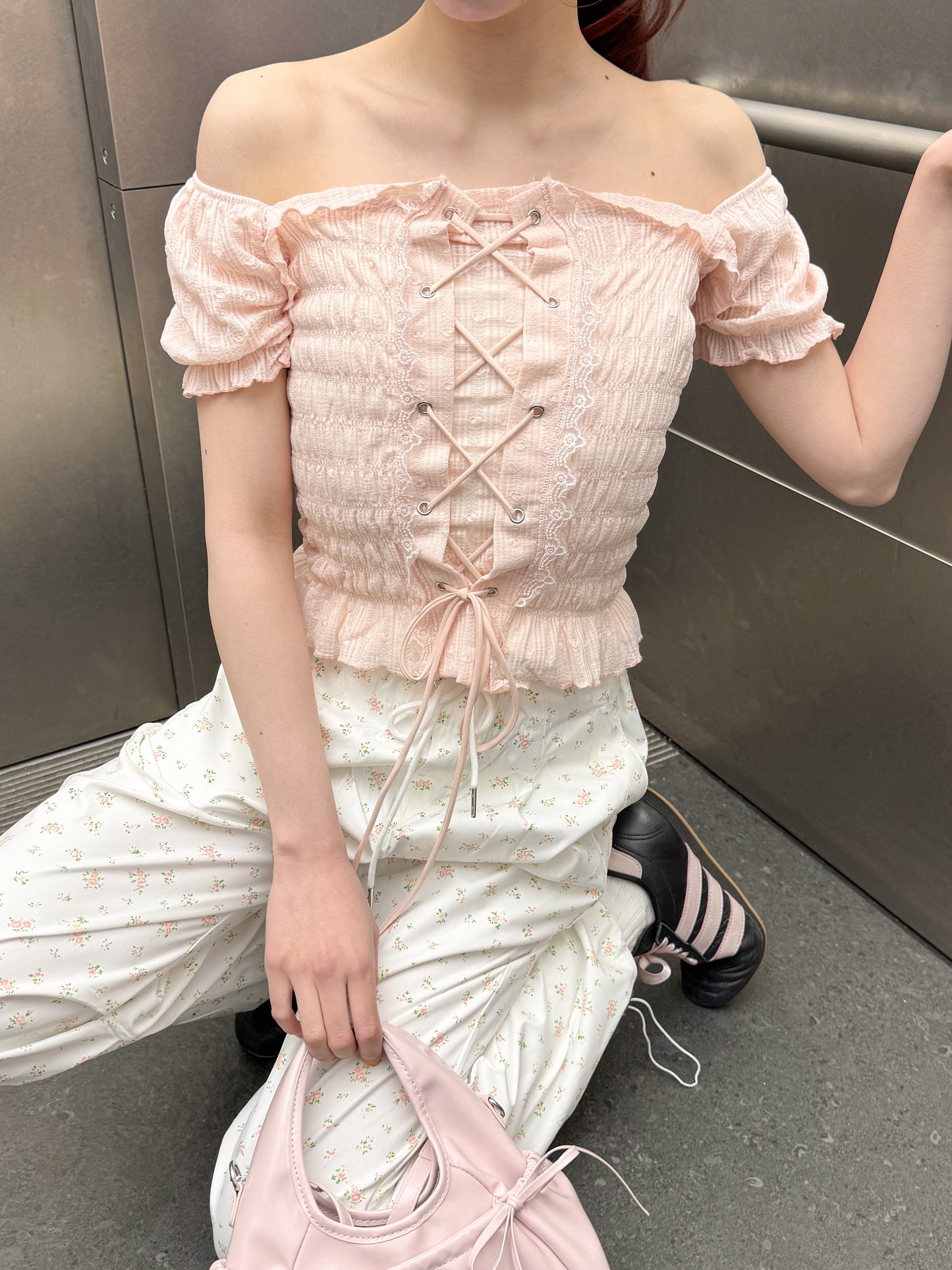 【Official限定価格】レースアップパフブラウス