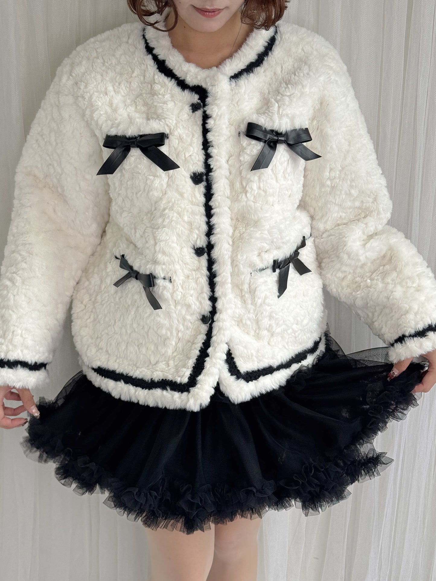 リボン付きガーリーファージャケット