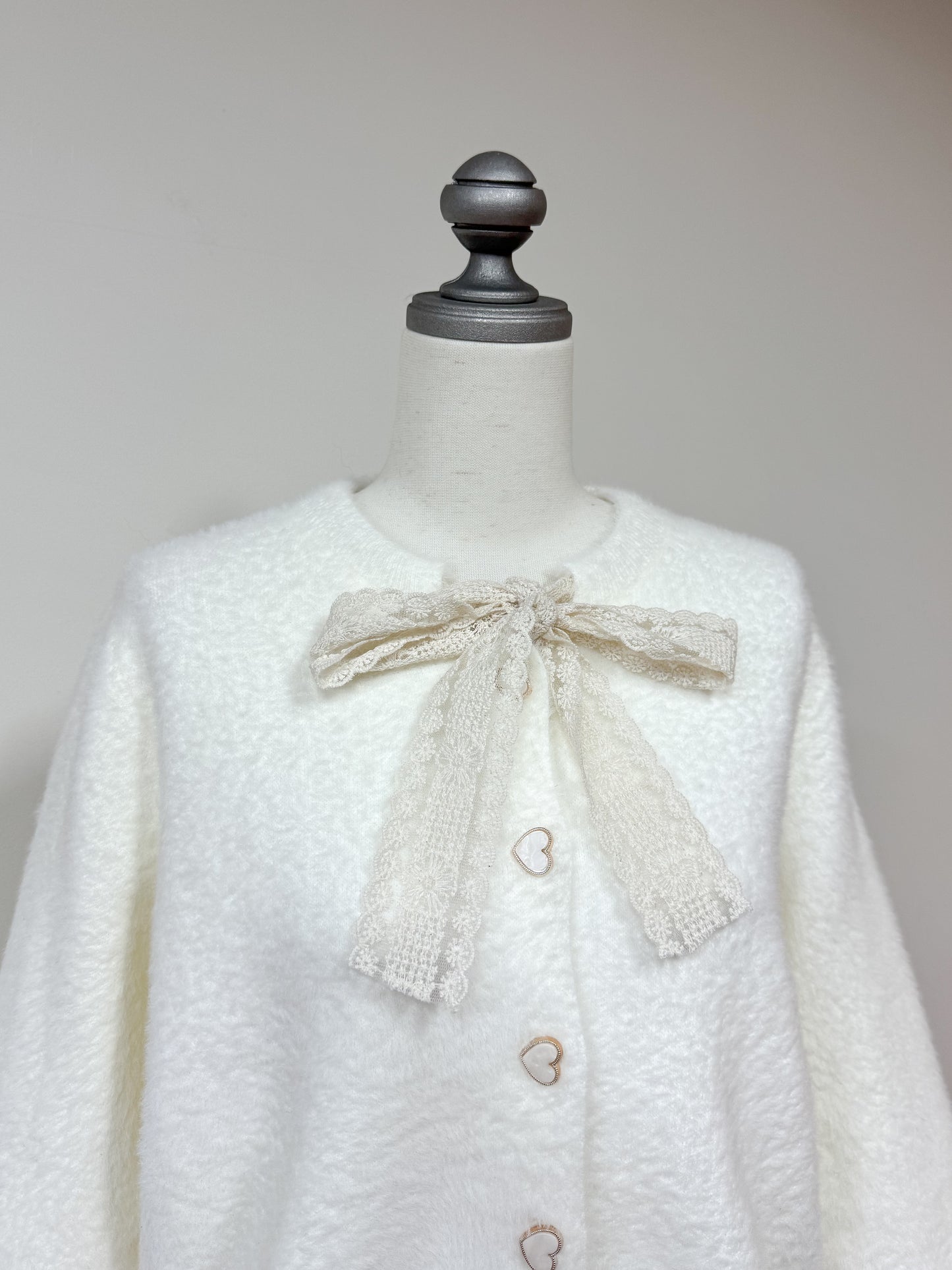 【Official限定価格】ボウタイハートボタンシャギーニット