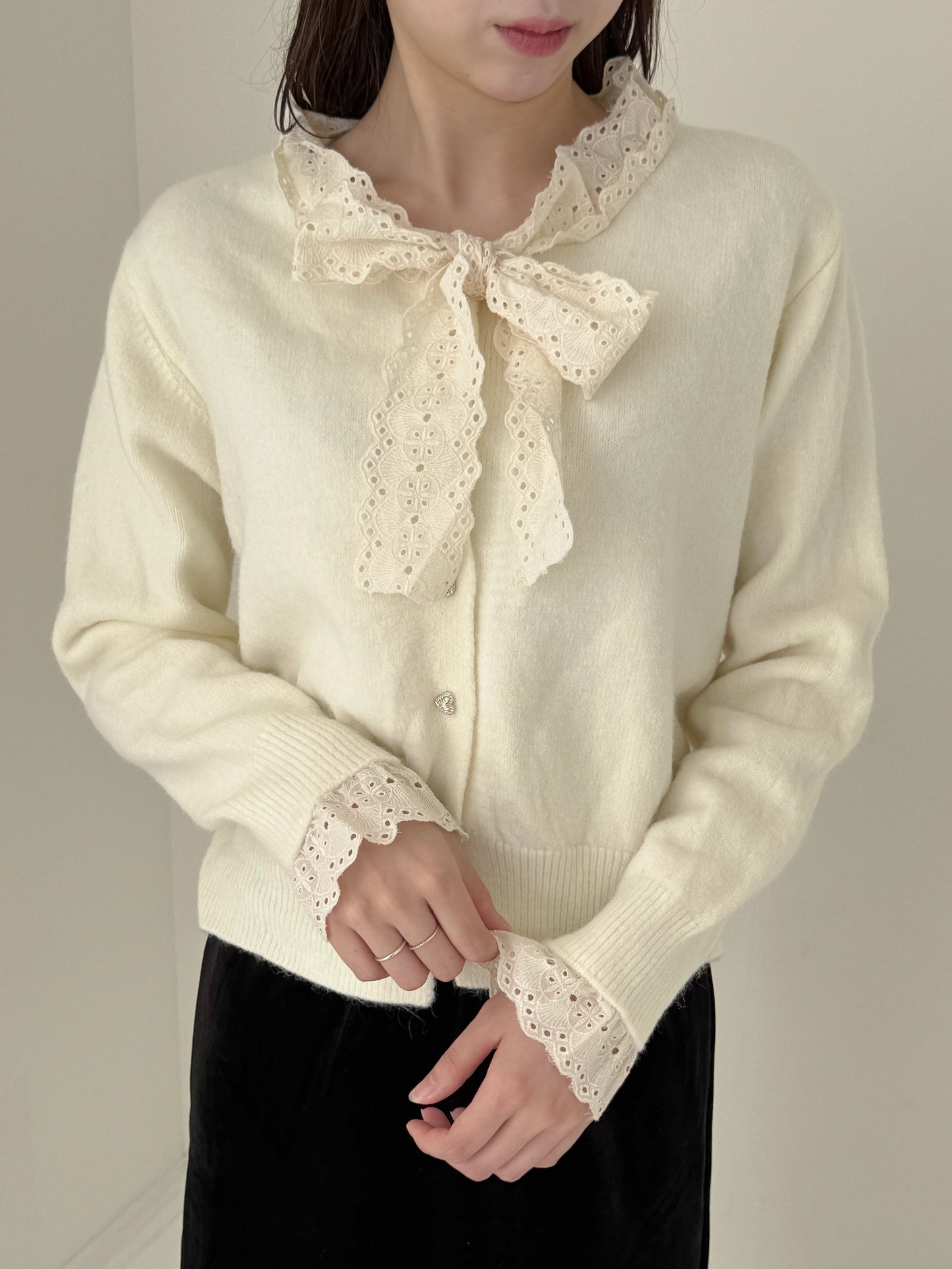 【Official限定価格】ボウタイハートボタンニット