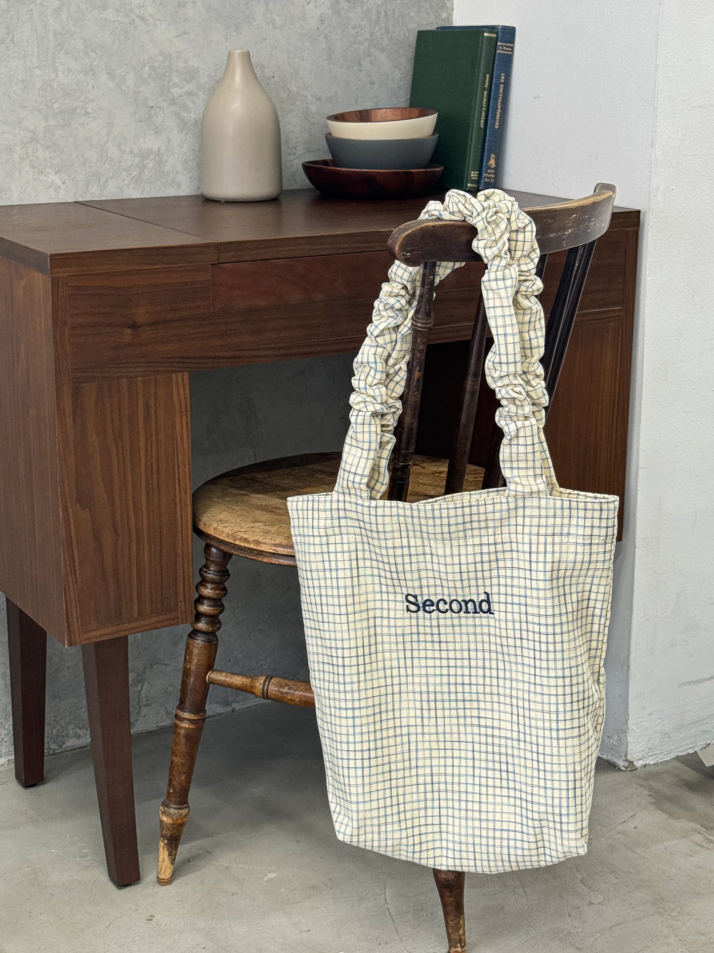 刺繡ロゴ入りチェックトート