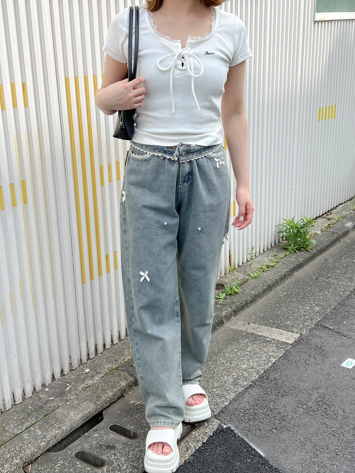 レースアップクルーネックT