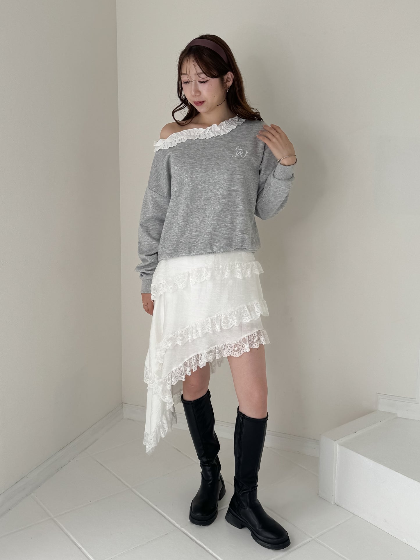 【先行販売】ワンショルフリルトレーナー