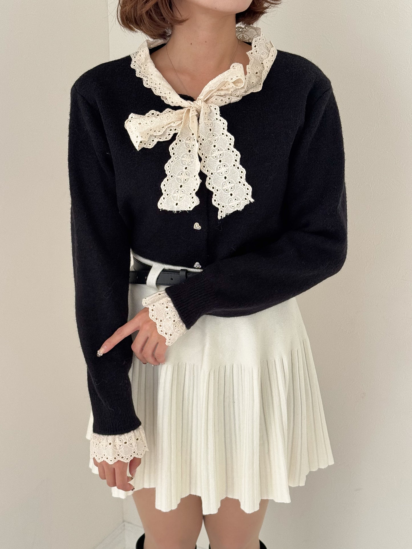 【Official限定価格】ボウタイハートボタンニット