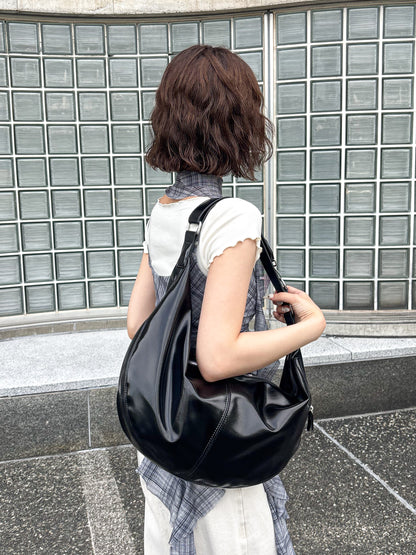 エナメル合皮BIGラウンドショルダーBAG