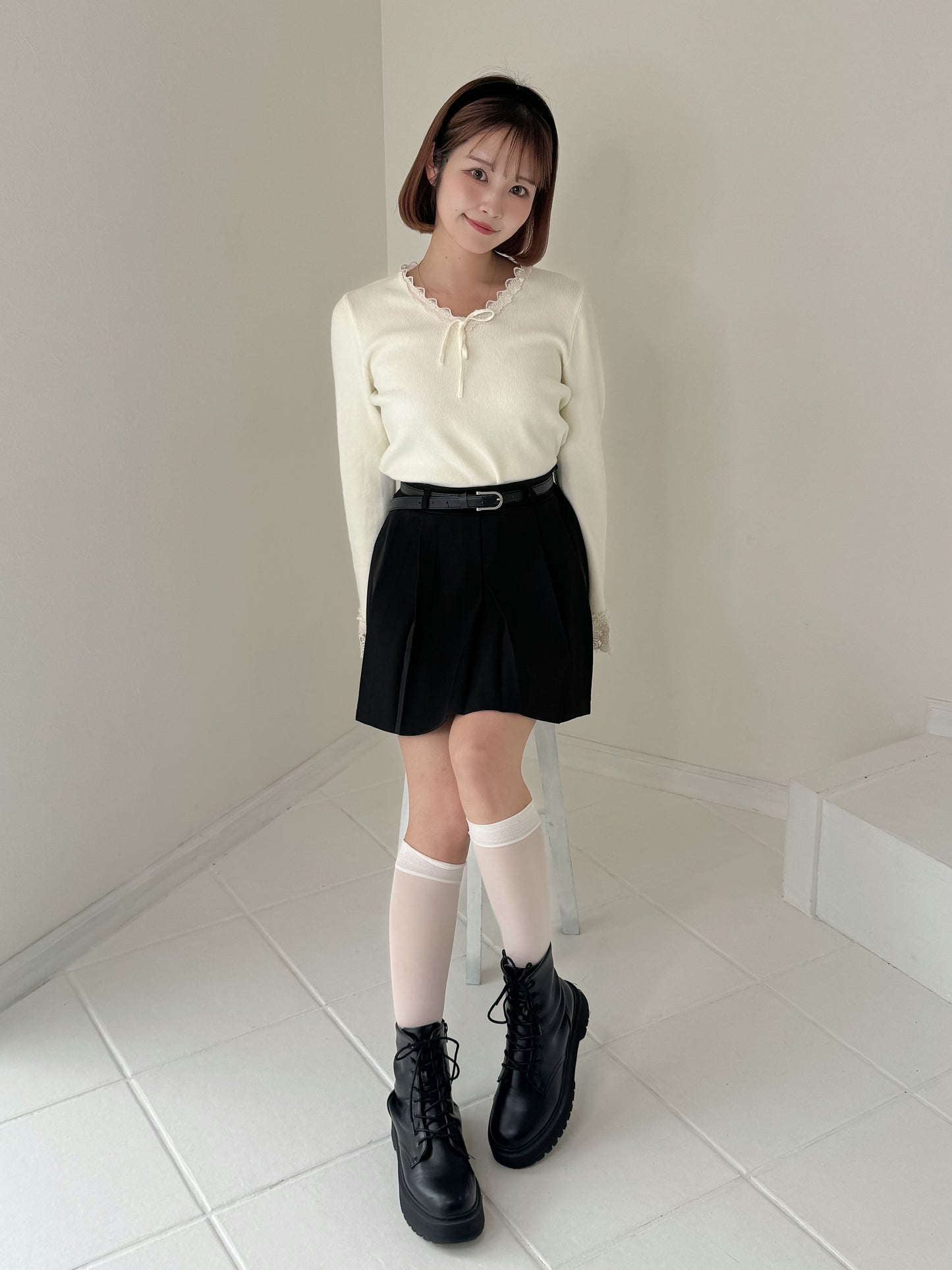 【Official限定価格】レースVネックニット