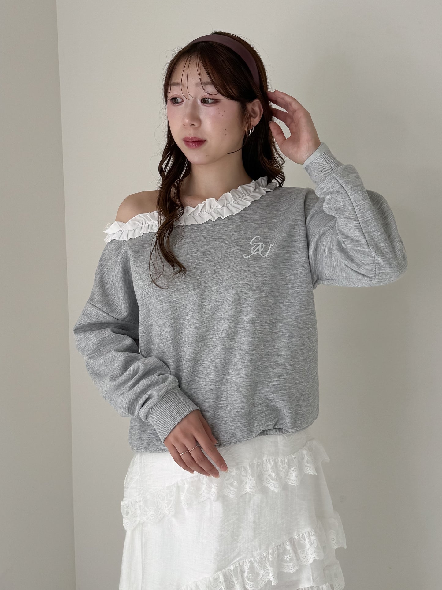 【先行販売】ワンショルフリルトレーナー