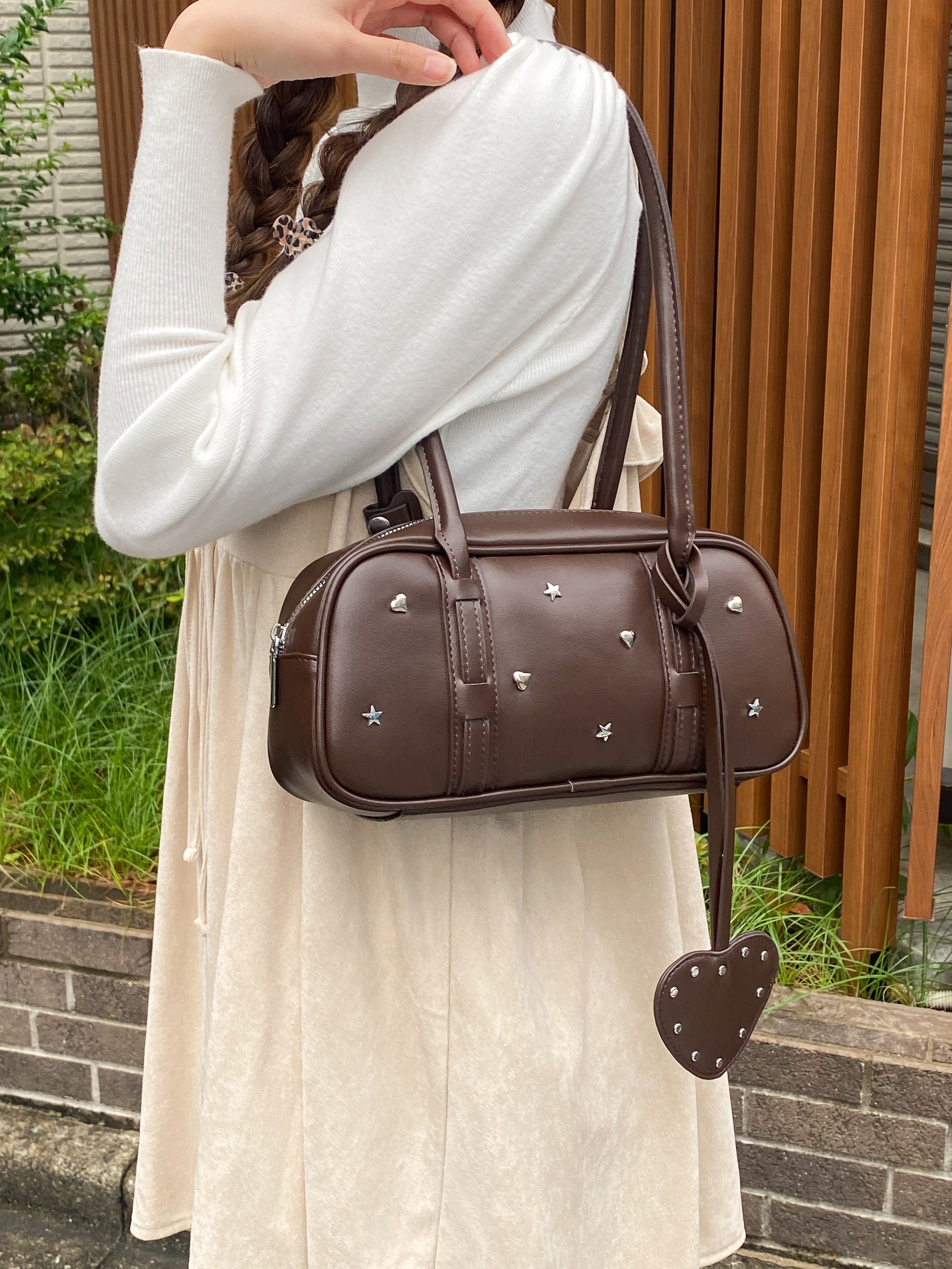 Official限定価格】モチーフスタッズ合皮BAG – frunco