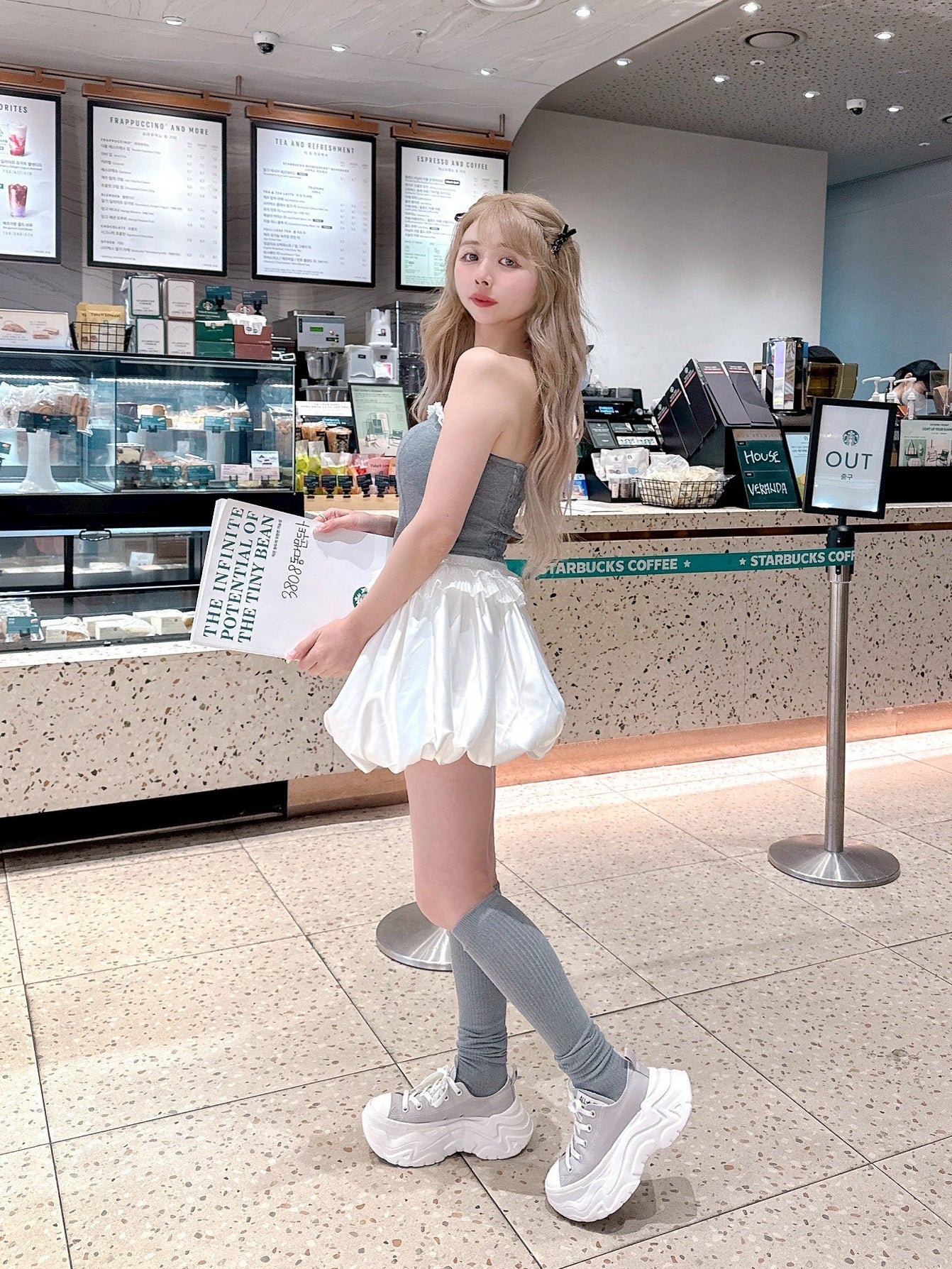 サテンバルーンスカート