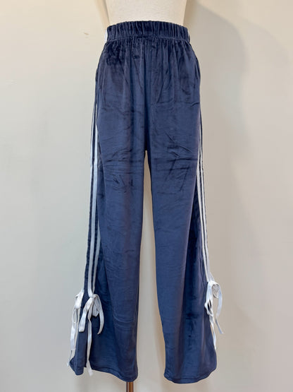 ライン入りベロアパンツ