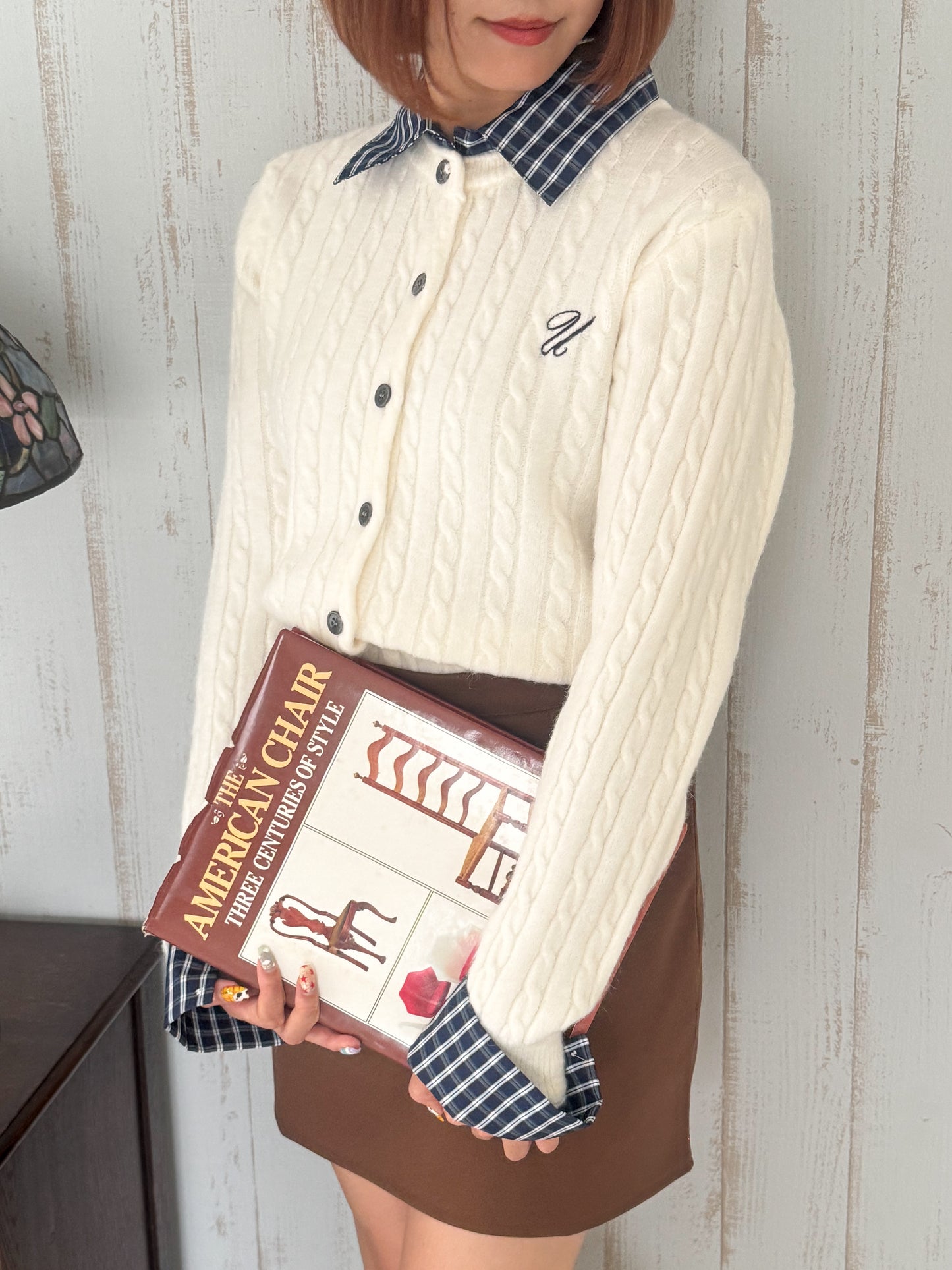 【Official限定価格】チェック襟付きワンポイント刺繡ニット