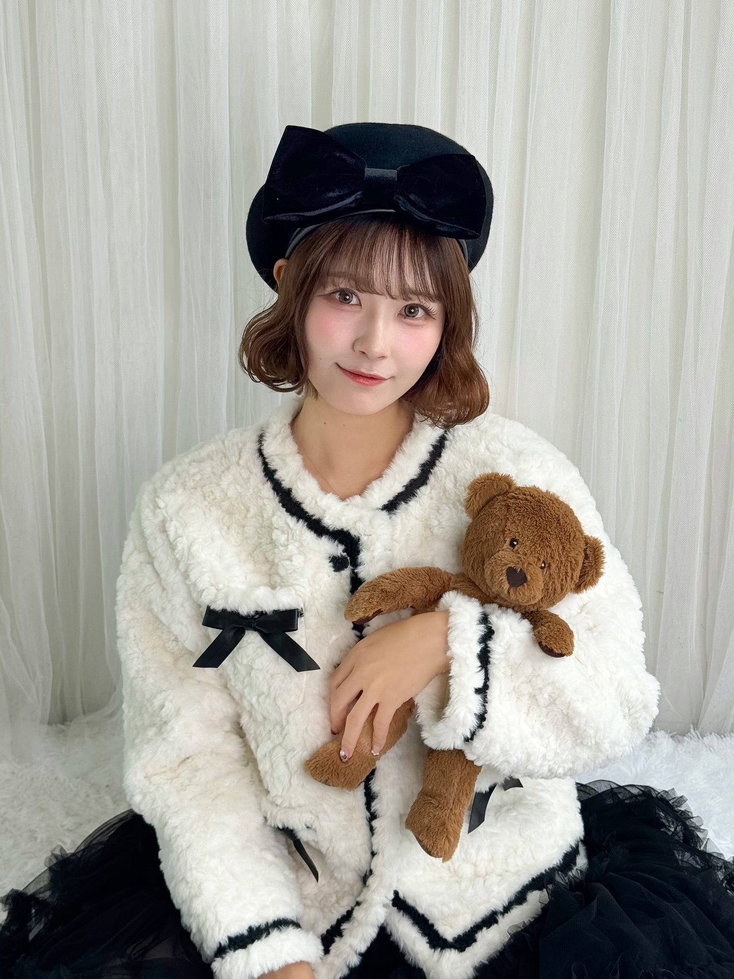 リボン付きガーリーファージャケット