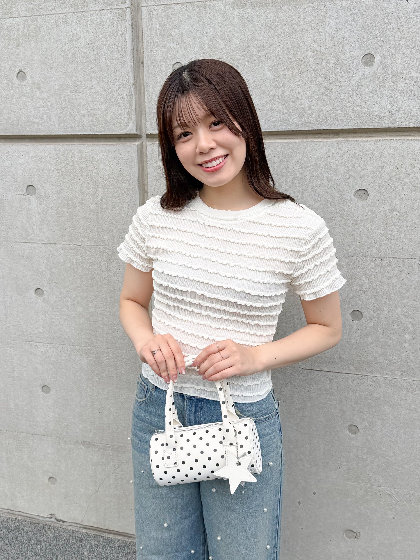 フリルTシャツ