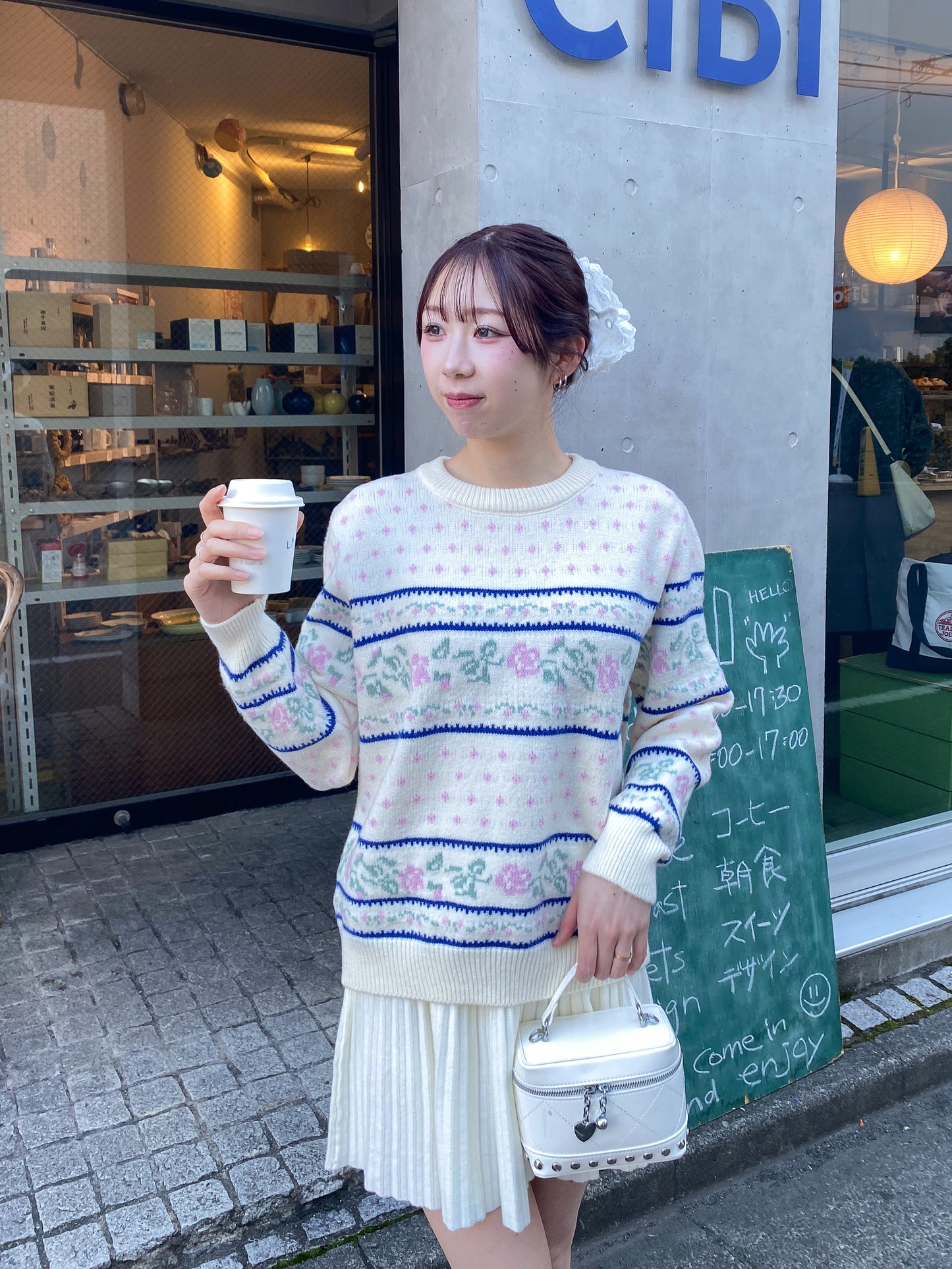 【Official限定価格】ビンテージ風フラワーニット