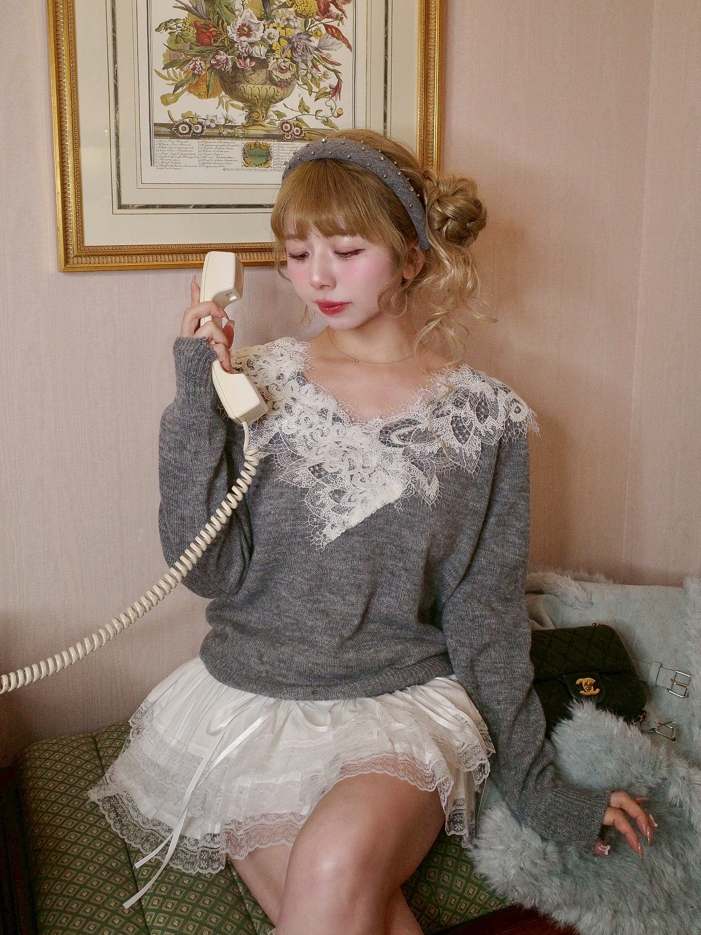 Vネックレースニット