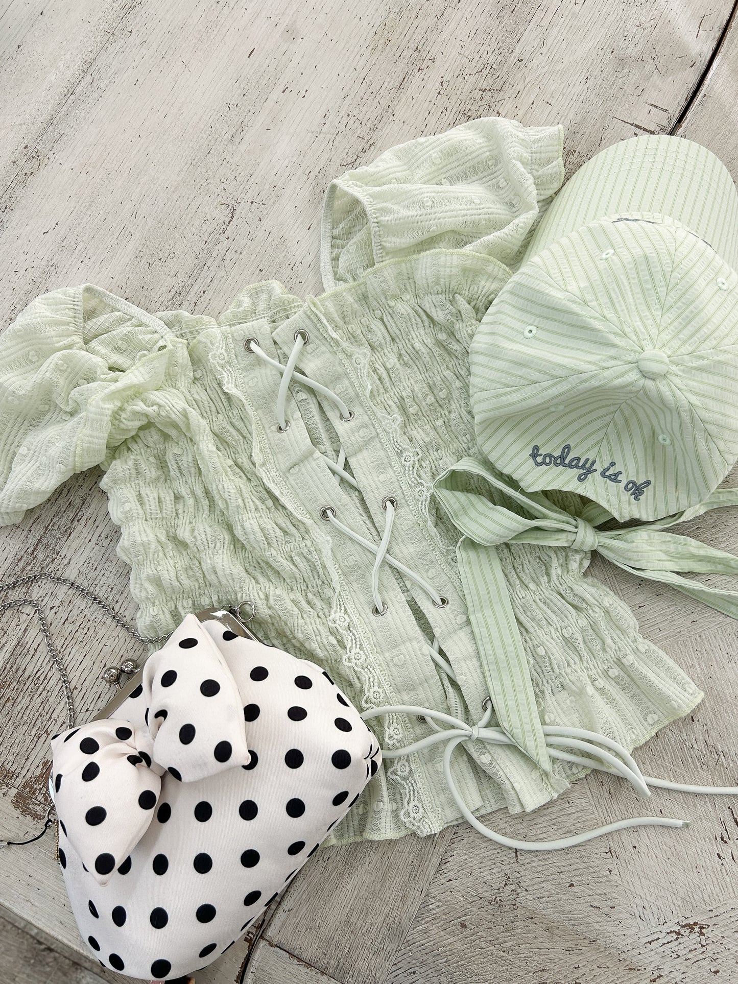 【Official限定価格】レースアップパフブラウス