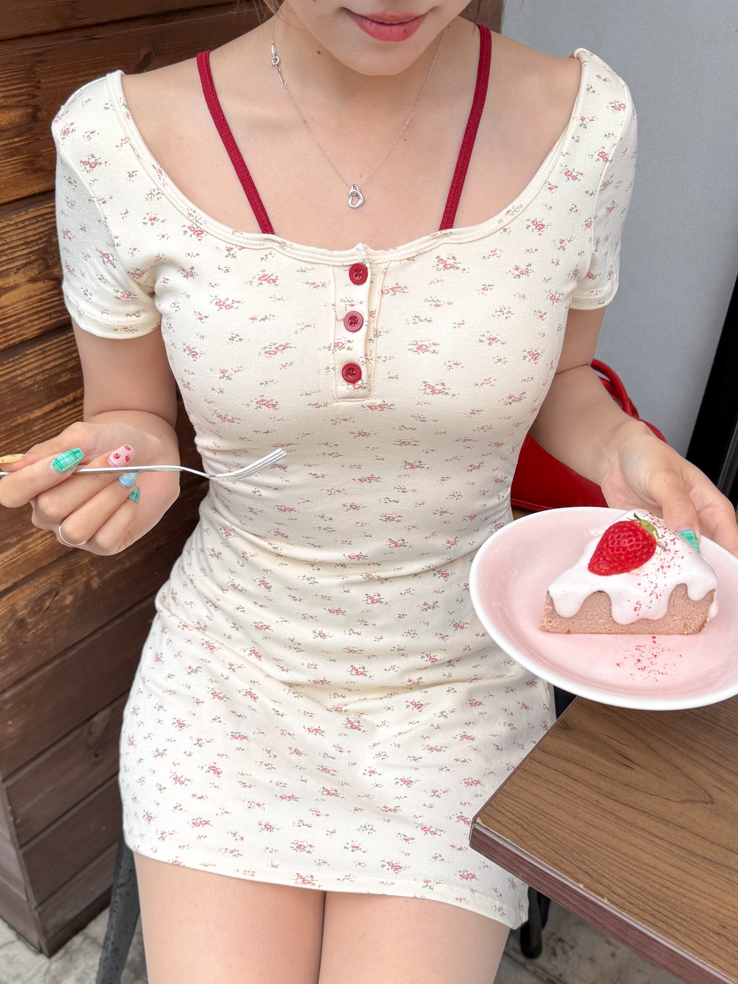 【5月9日(金)20:00販売開始】バッグオープン小花柄カットワンピ