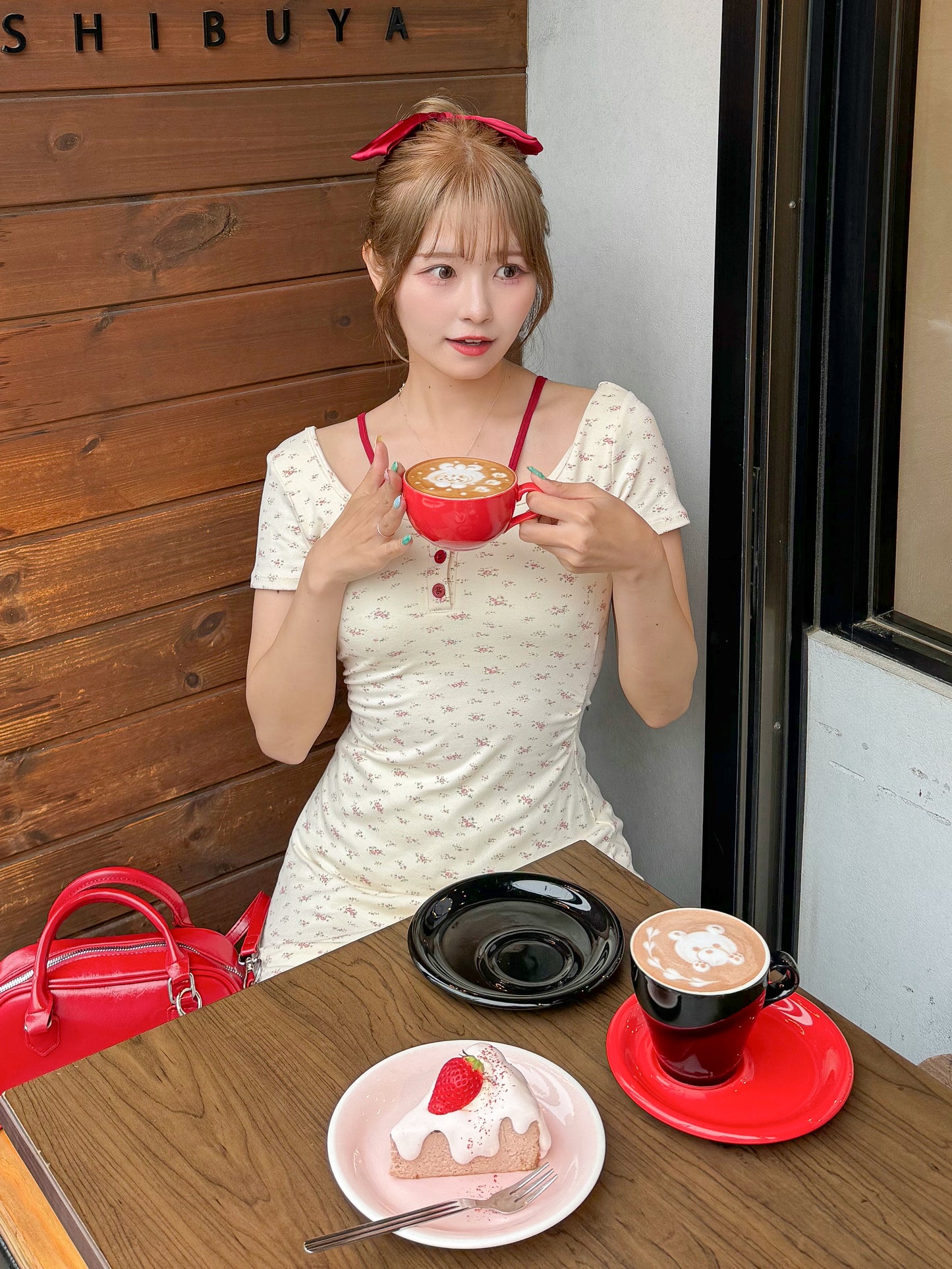 【5月9日(金)20:00販売開始】バッグオープン小花柄カットワンピ
