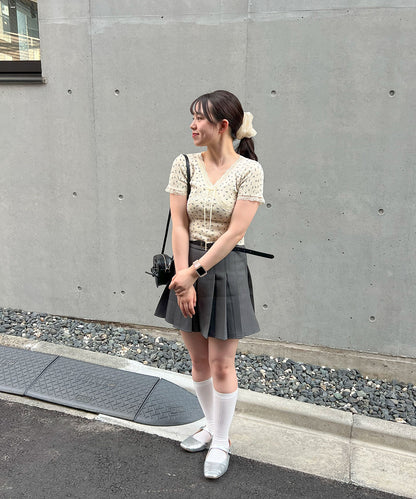 【Official限定販売】Vネック小花柄半袖ニット
