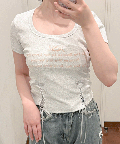 リボンレースアップクロップドTシャツ