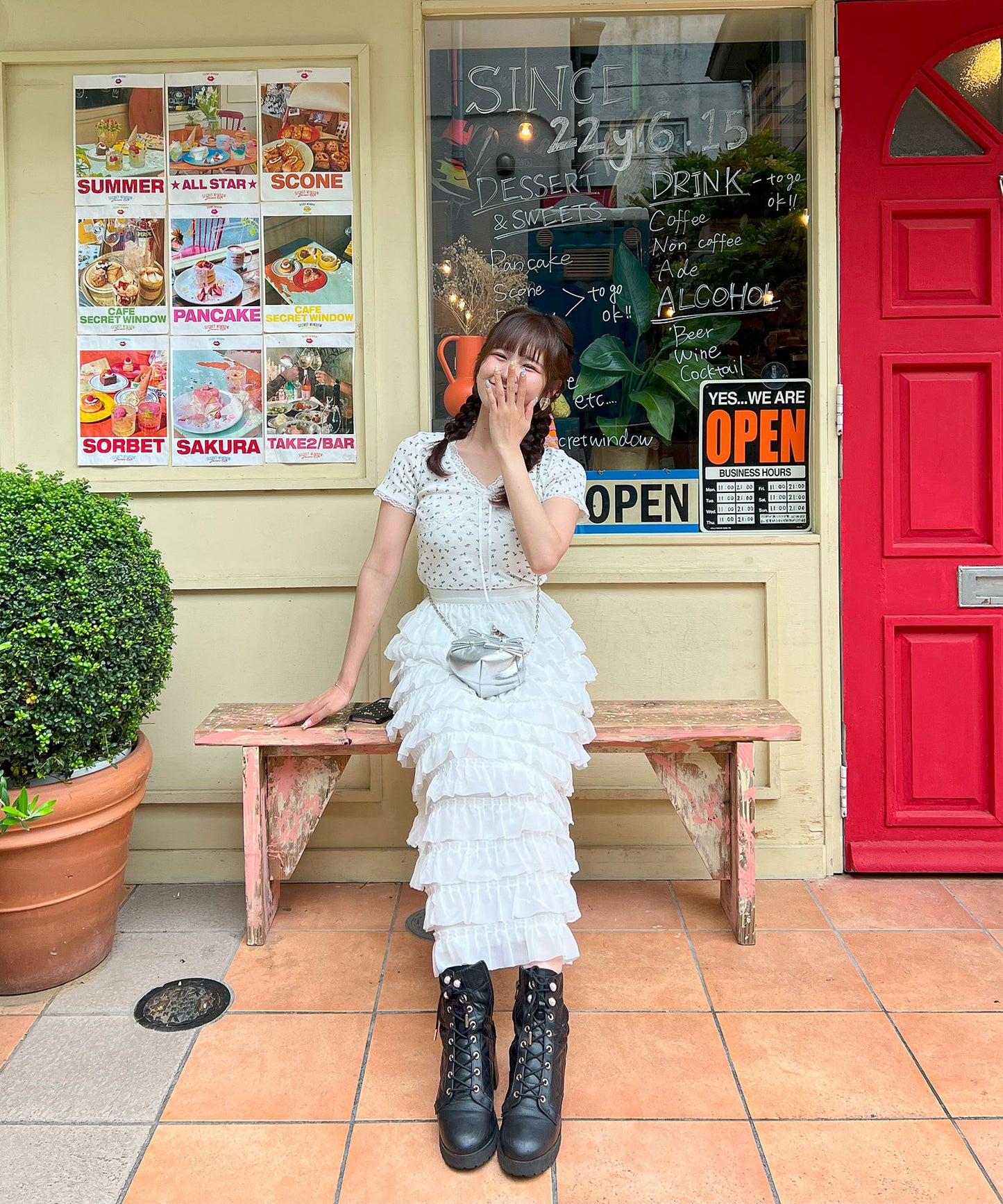 【Official限定販売】Vネック小花柄半袖ニット