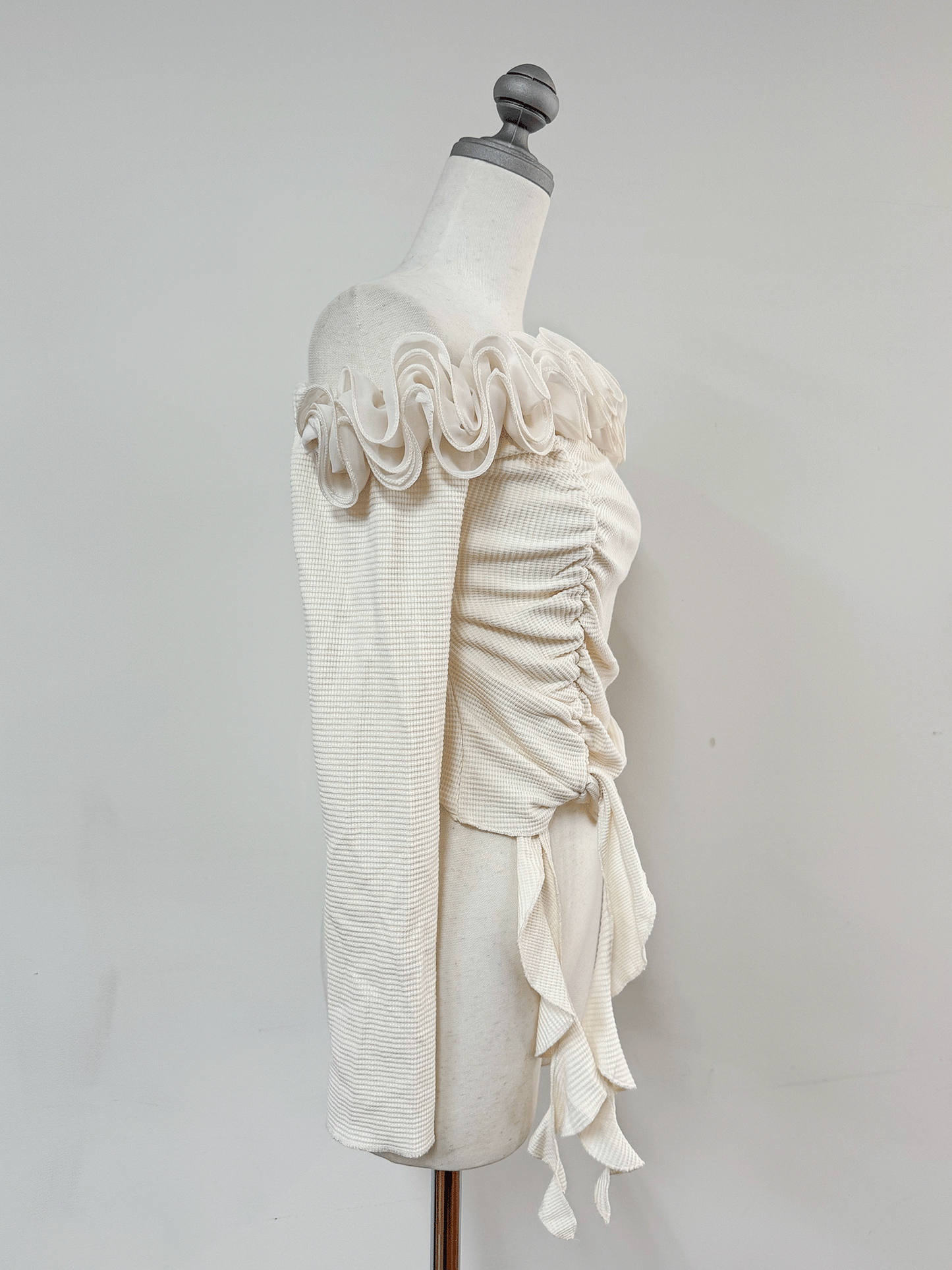 フレンチフリルトップス