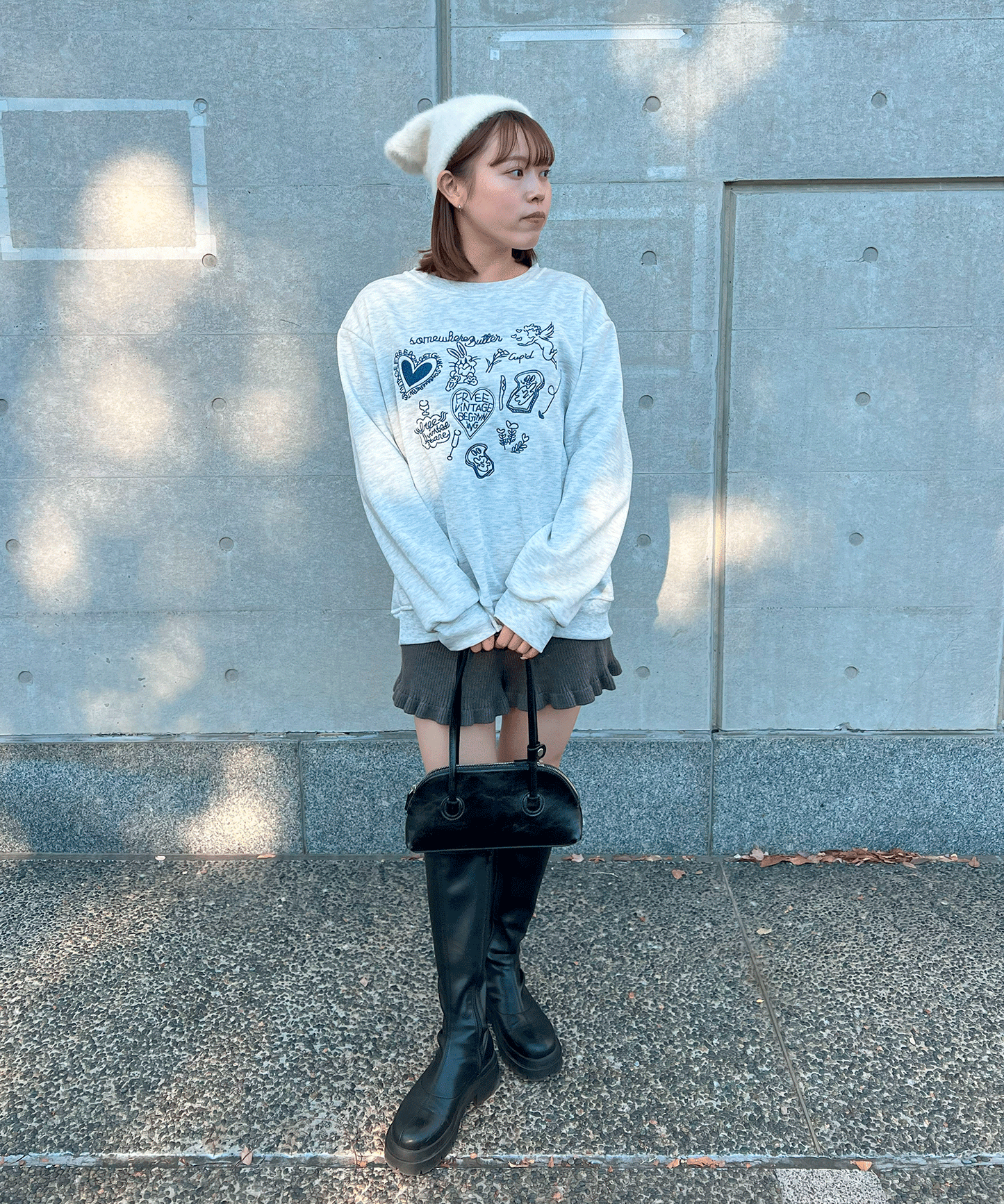 【Official限定価格】落書き刺繡トレーナー