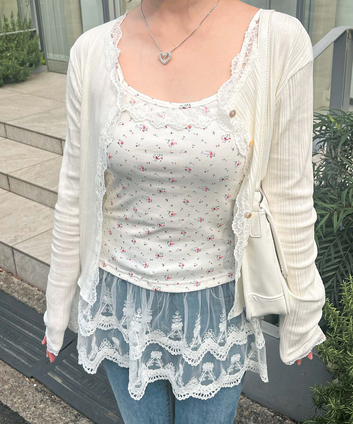 裾レース小花柄キャミソール