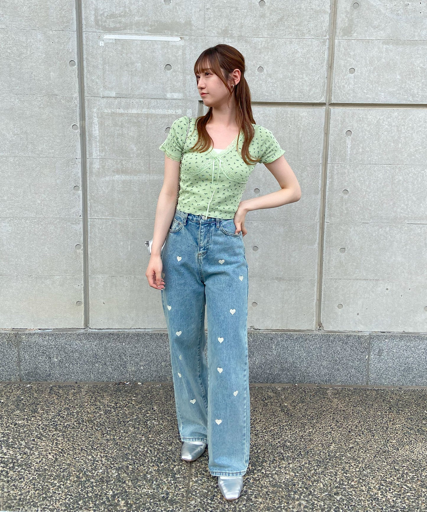 【Official限定販売】Vネック小花柄半袖ニット