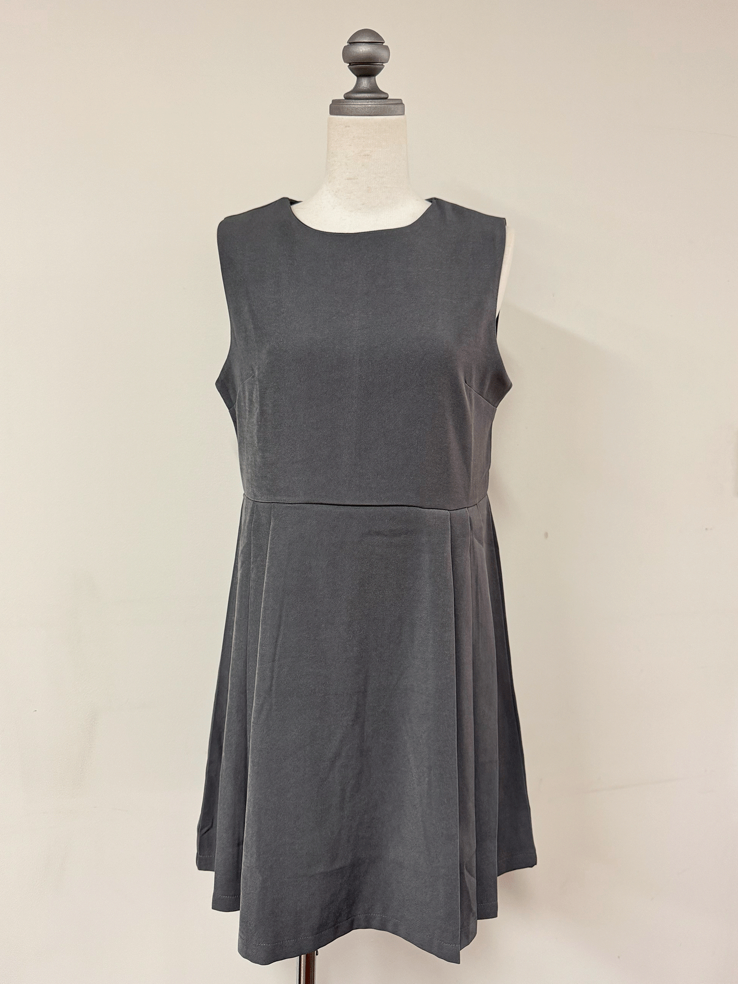 プリーツワンピース