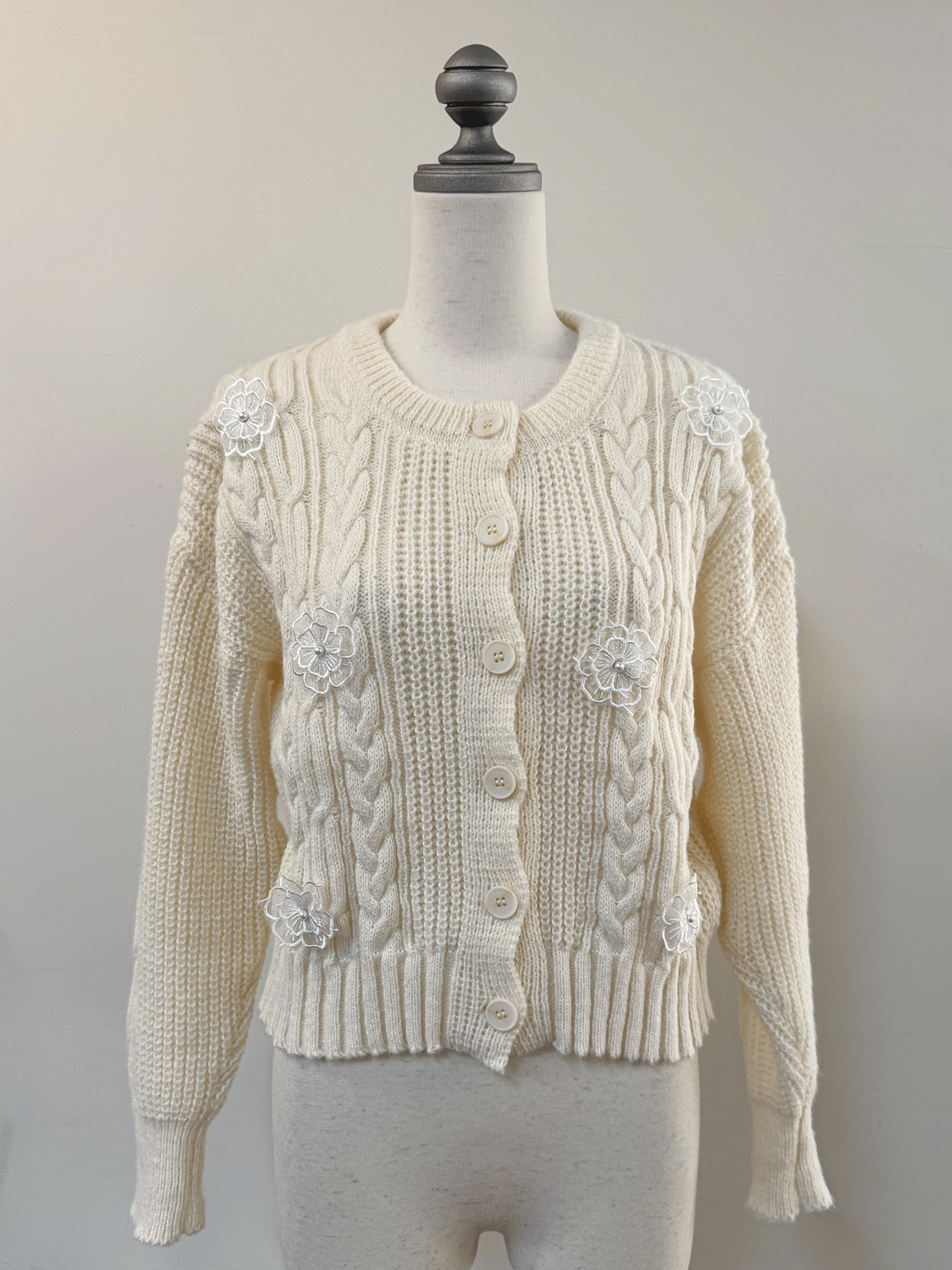 【Official限定価格】フラワーケーブルニット