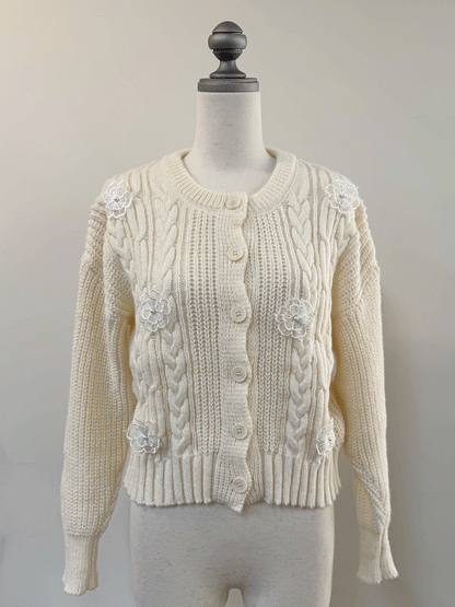 【Official限定価格】フラワーケーブルニット