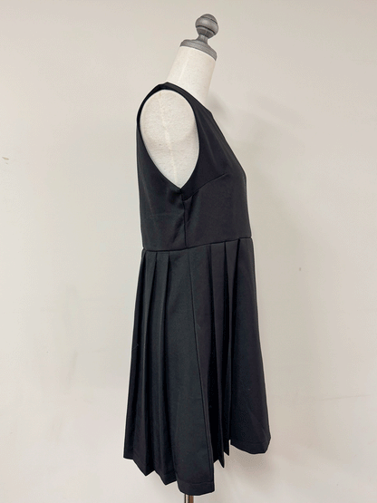 プリーツワンピース