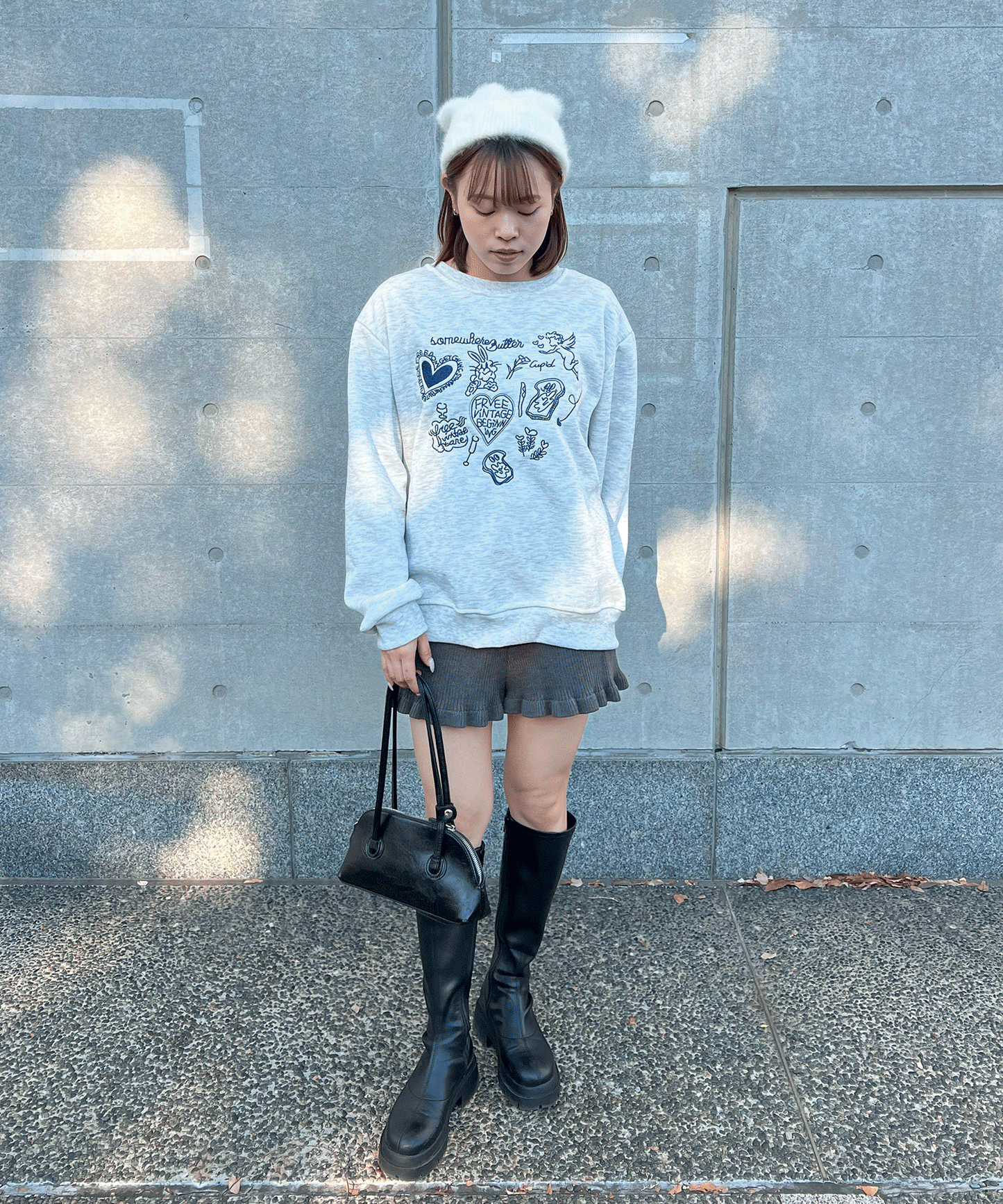【Official限定価格】落書き刺繡トレーナー