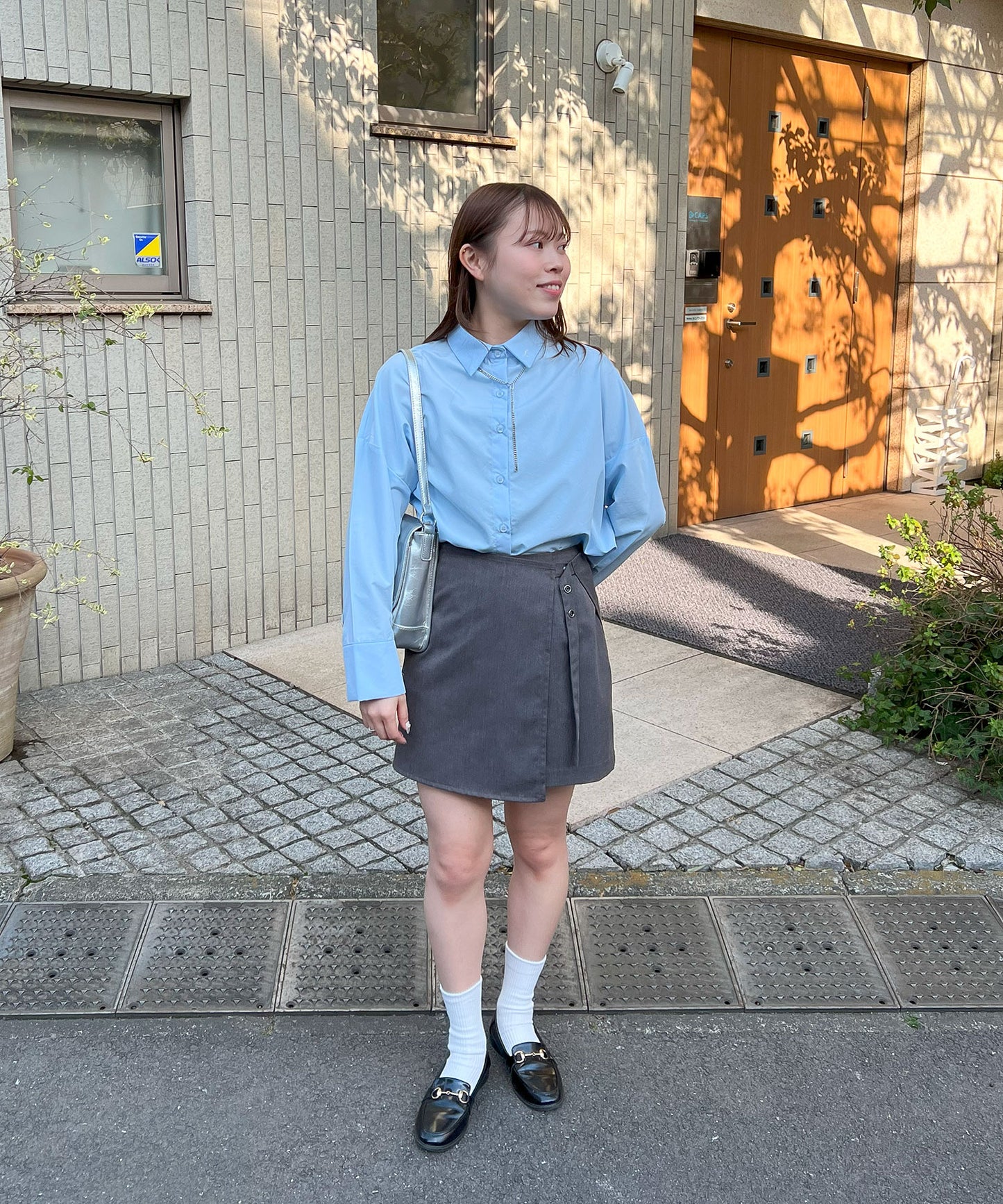 ワンポイント刺繡シャツ