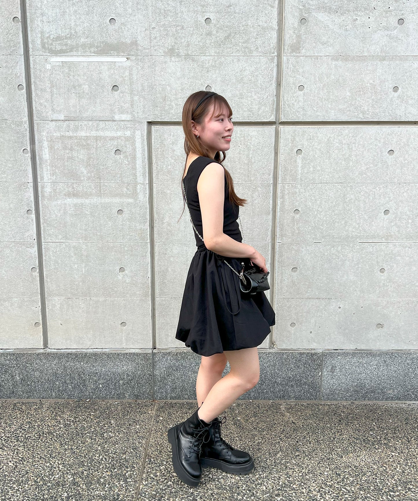 スクエアネックバルーンワンピース