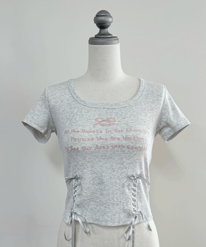 リボンレースアップクロップドTシャツ