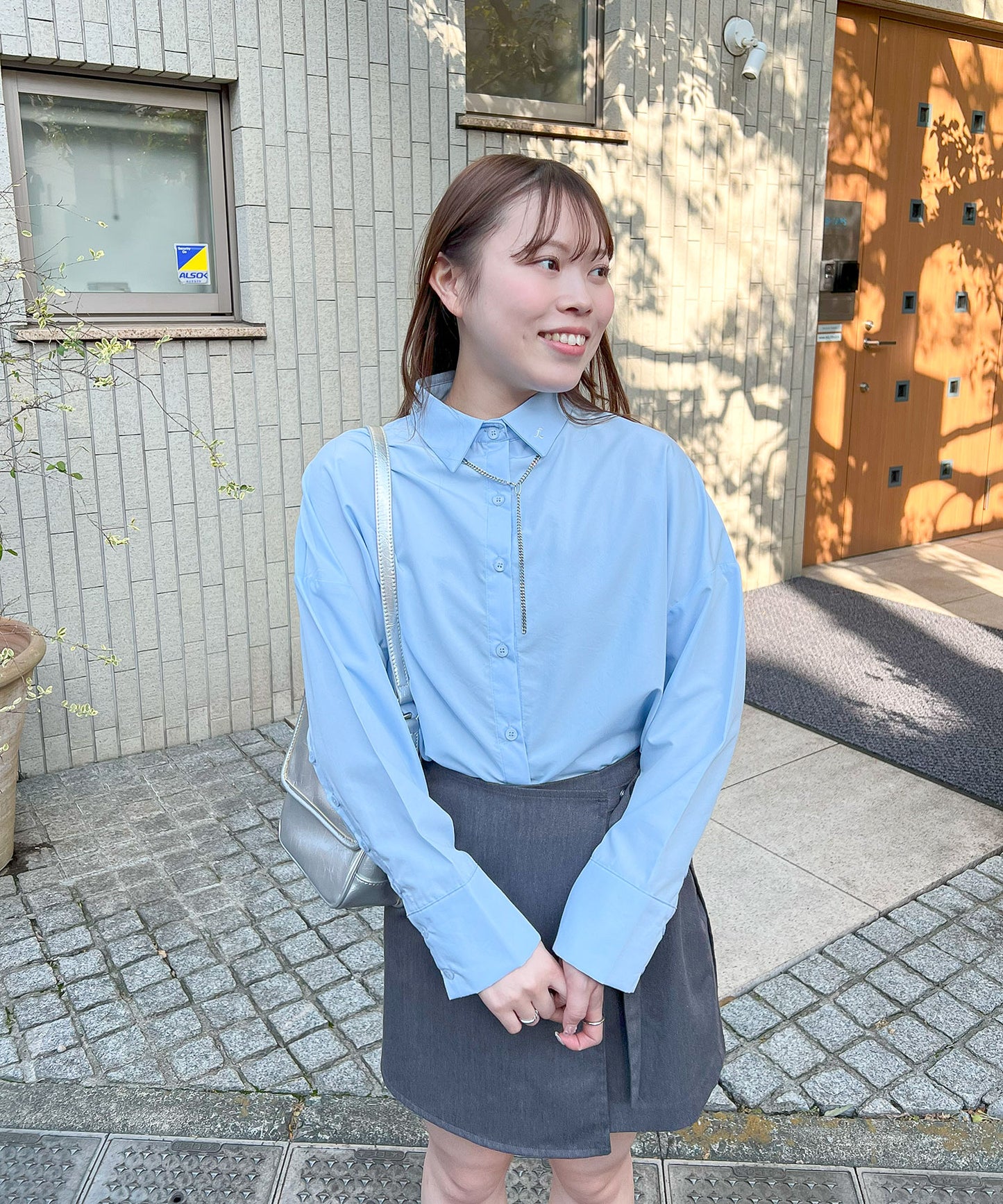 ワンポイント刺繡シャツ