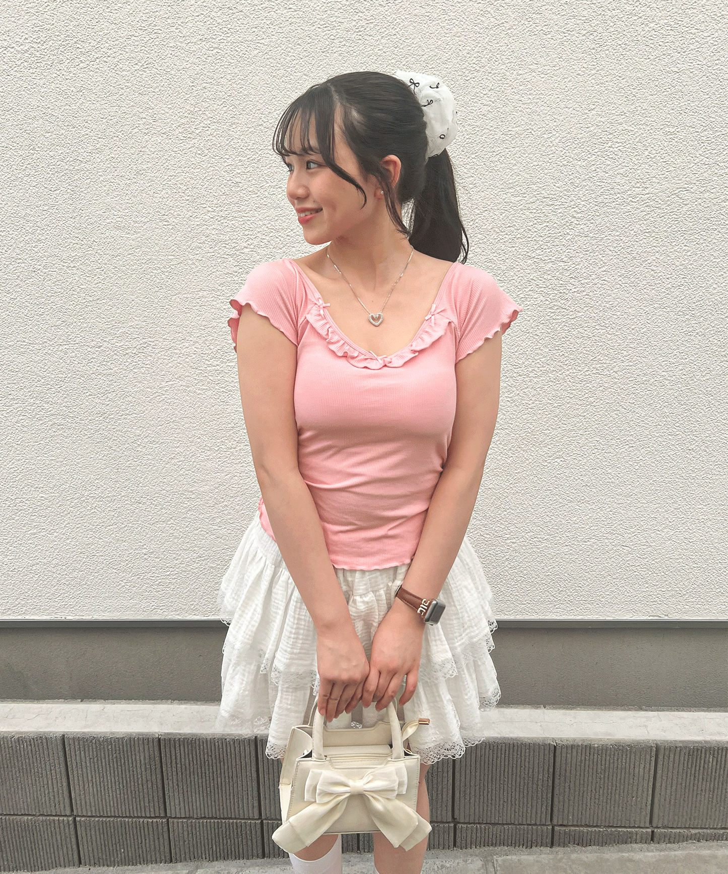 【Official限定】カップ付きリボン半袖リブT