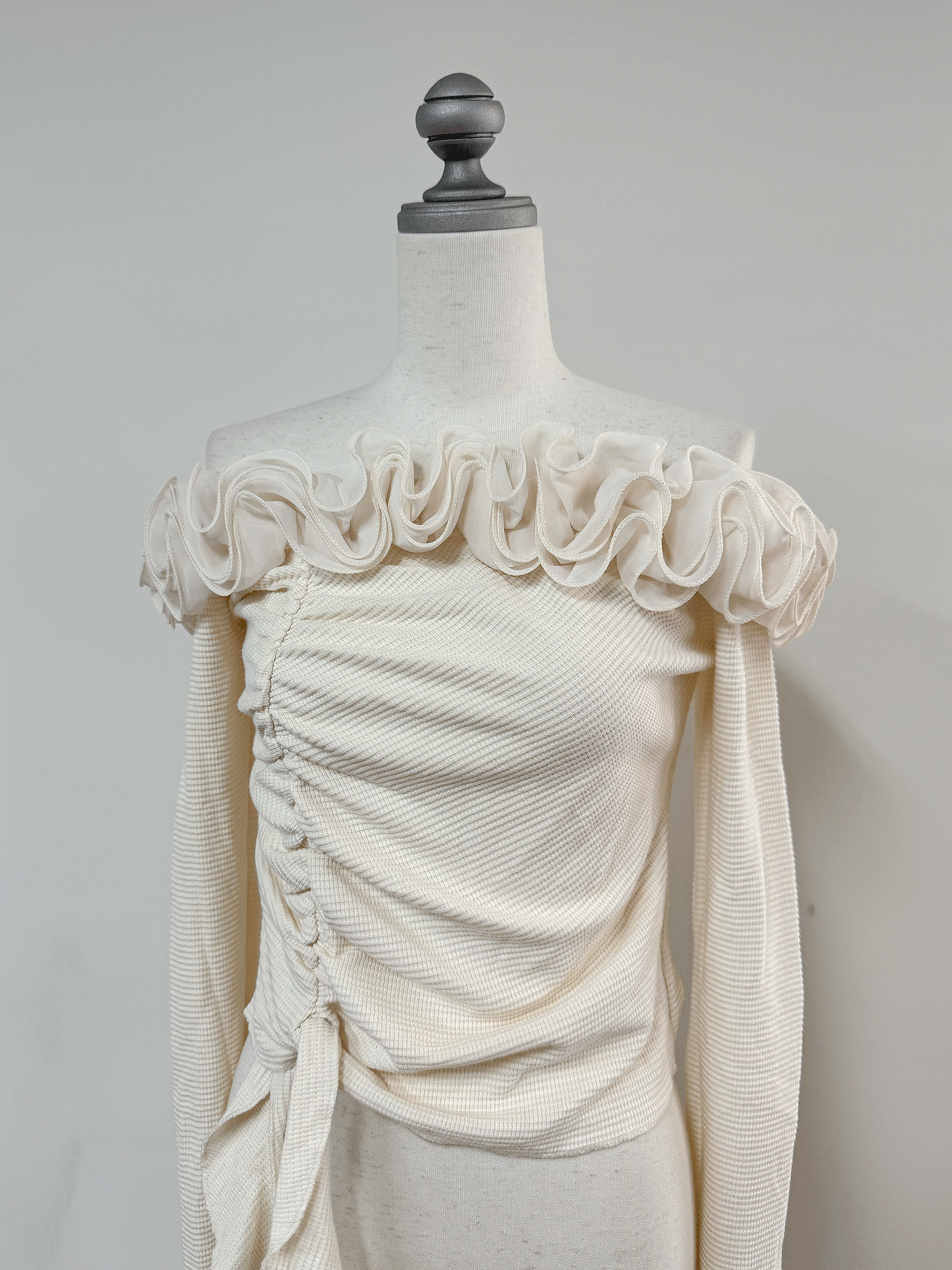 フレンチフリルトップス